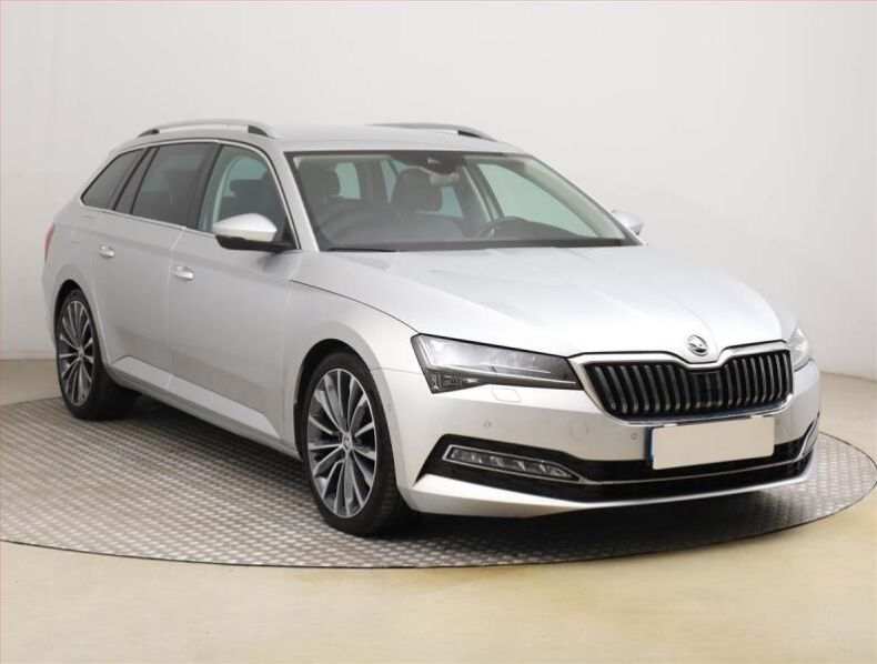 Škoda Superb - hlavní foto