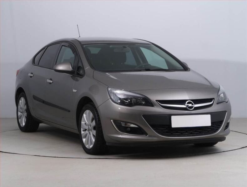 Opel Astra - hlavní foto
