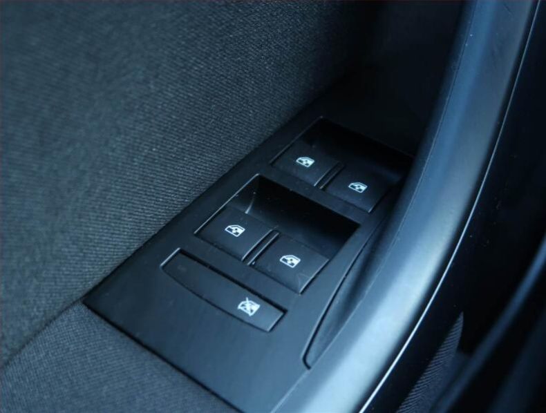 Opel Astra - hlavní fotka