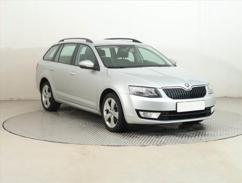 Škoda Octavia - hlavní fotka