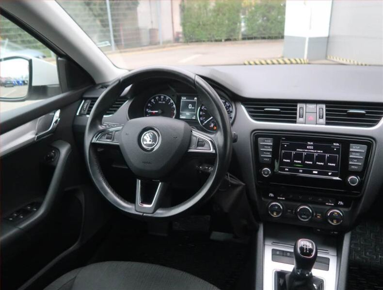 Škoda Octavia - hlavní fotka