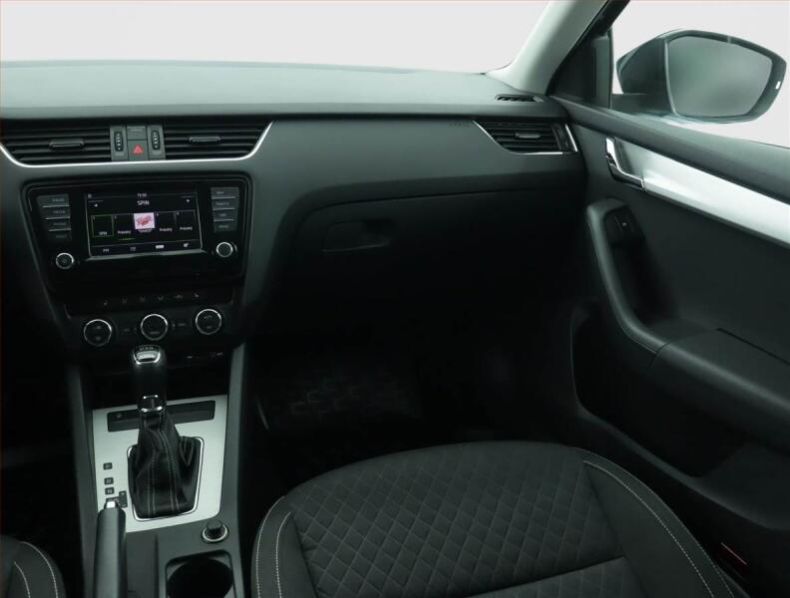 Škoda Octavia - hlavní fotka