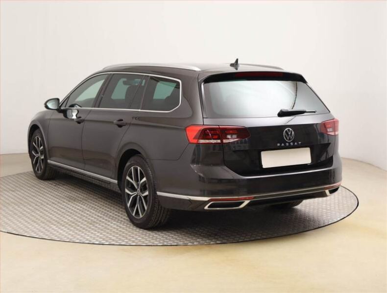 Volkswagen Passat - hlavní foto
