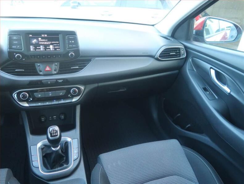 Hyundai i30 - hlavní fotka