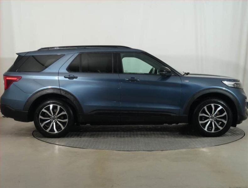 Ford Explorer - hlavní fotka