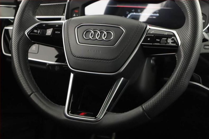 Audi S8 - hlavní fotka