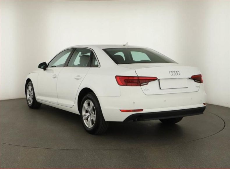 Audi A4 - hlavní fotka