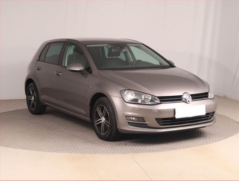 Volkswagen Golf - hlavní foto