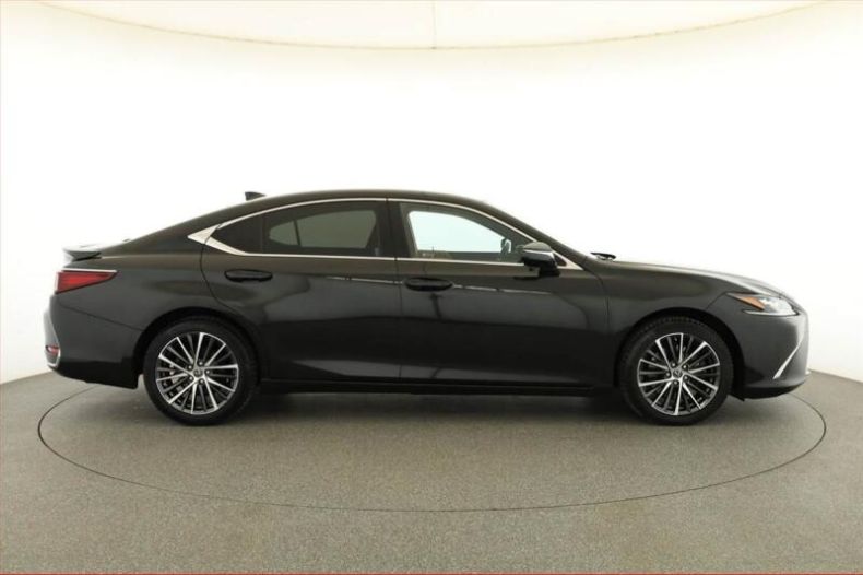 Lexus ES 330 - hlavní fotka