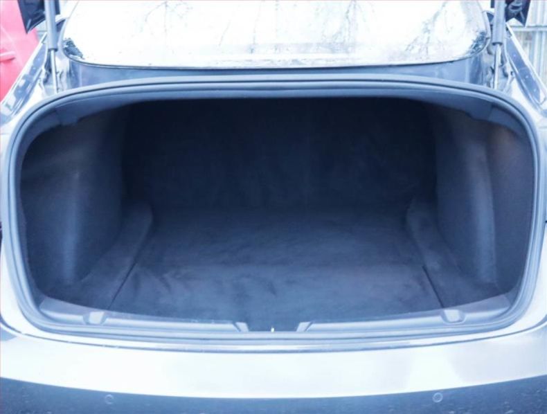 Tesla Model 3 - hlavní fotka