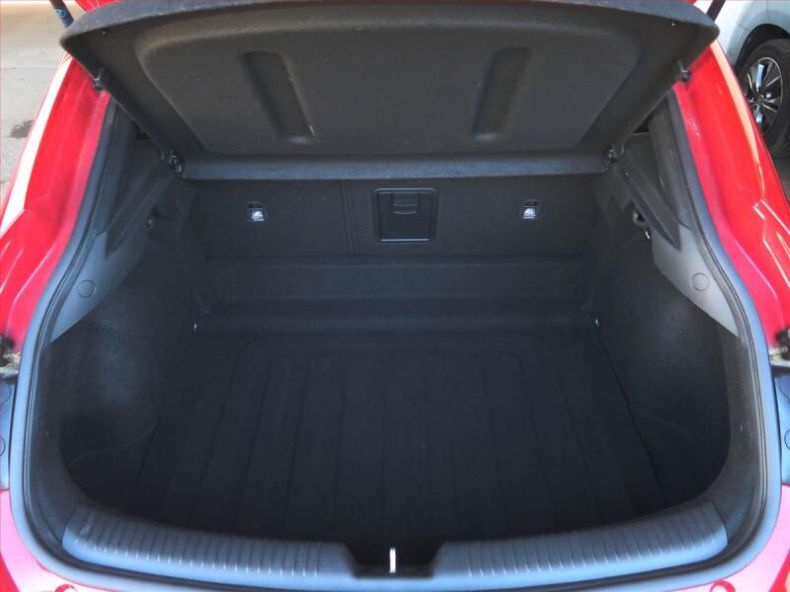 Hyundai i30 - hlavní fotka