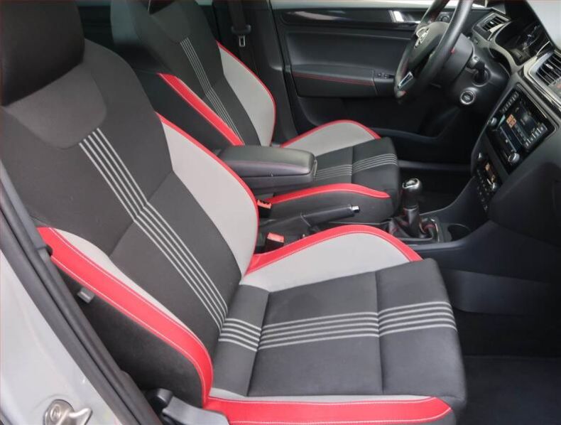 Škoda Rapid - hlavní fotka