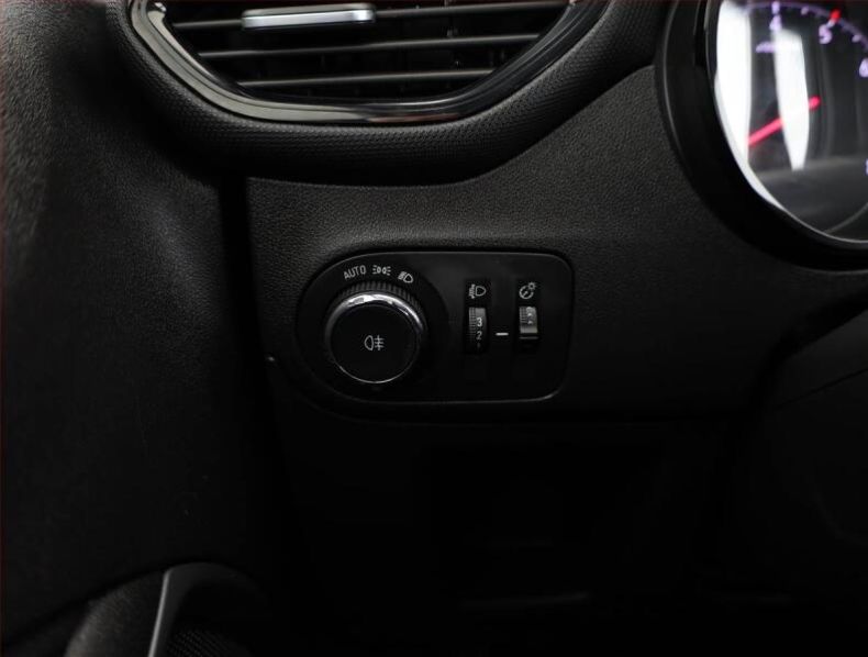 Opel Crossland X - hlavní fotka