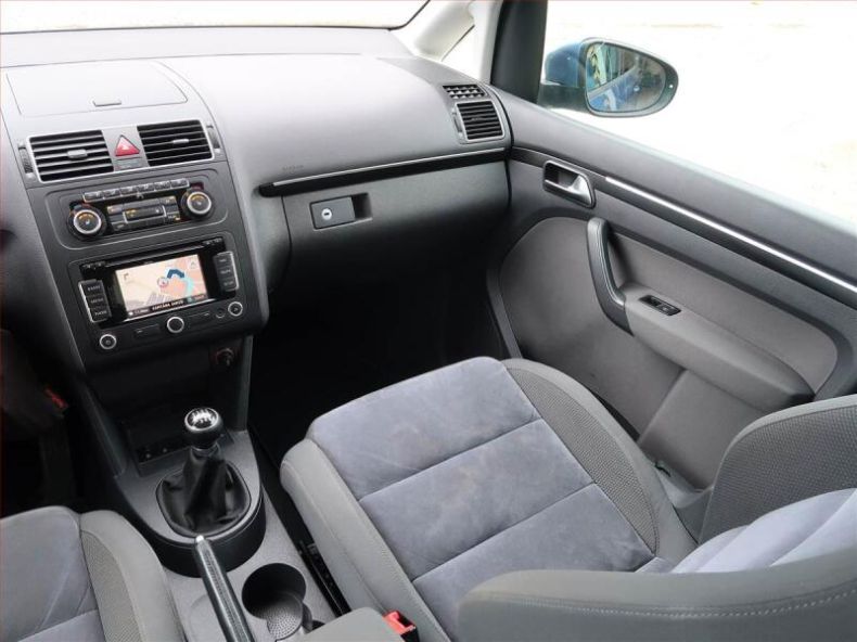 Volkswagen Touran - hlavní fotka