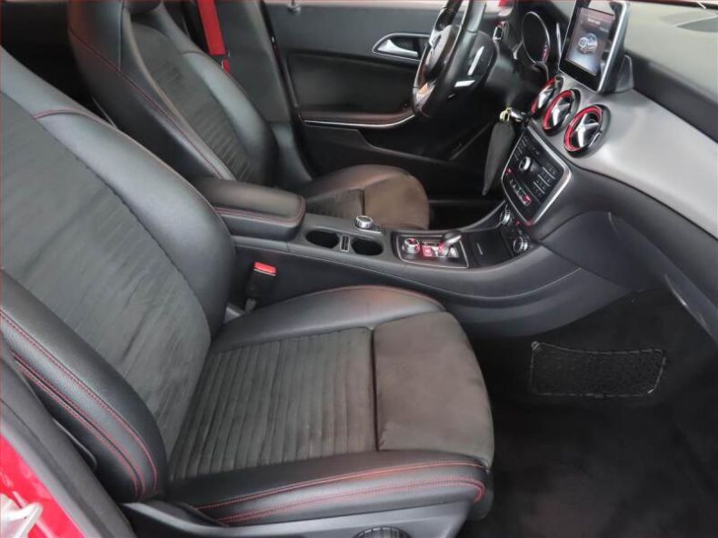 Mercedes Třída CLA - hlavní fotka