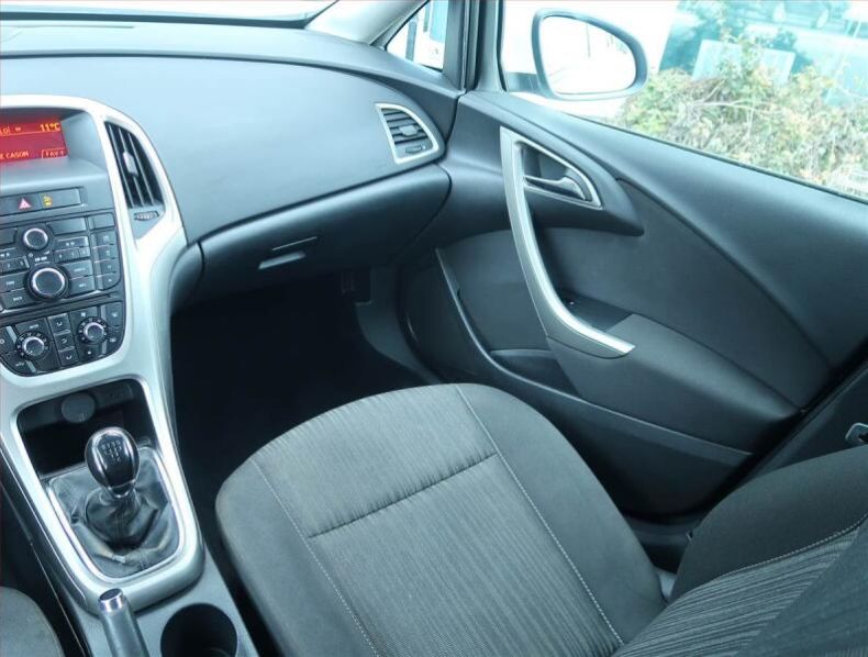 Opel Astra - hlavní fotka