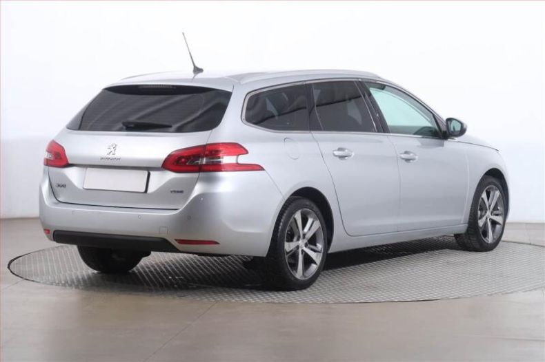 Peugeot 308 - hlavní fotka