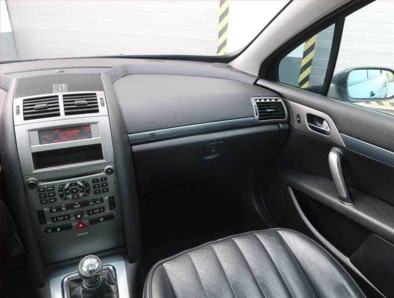 Peugeot 407 - hlavní fotka