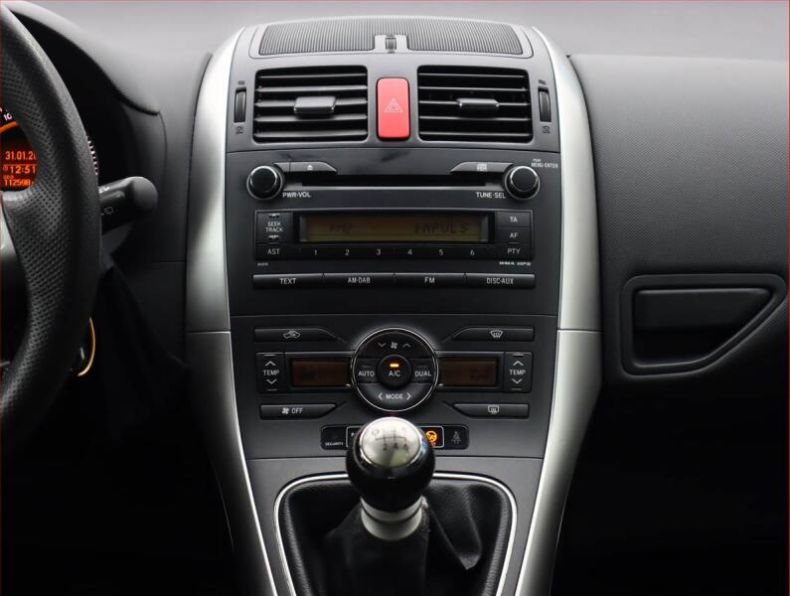 Toyota Auris - hlavní fotka