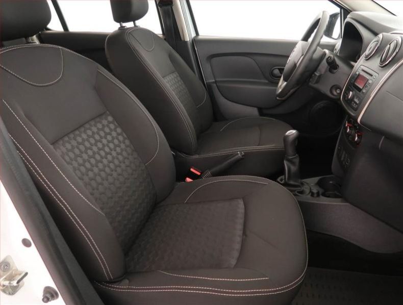 Dacia Sandero - hlavní fotka