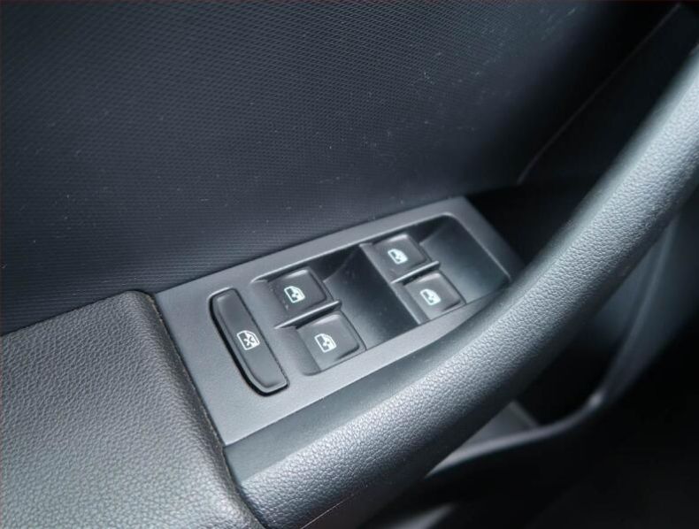 Škoda Rapid - hlavní fotka