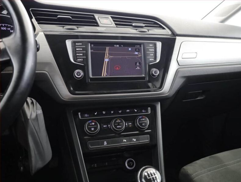Volkswagen Touran - hlavní fotka