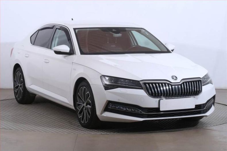 Škoda Superb - hlavní foto
