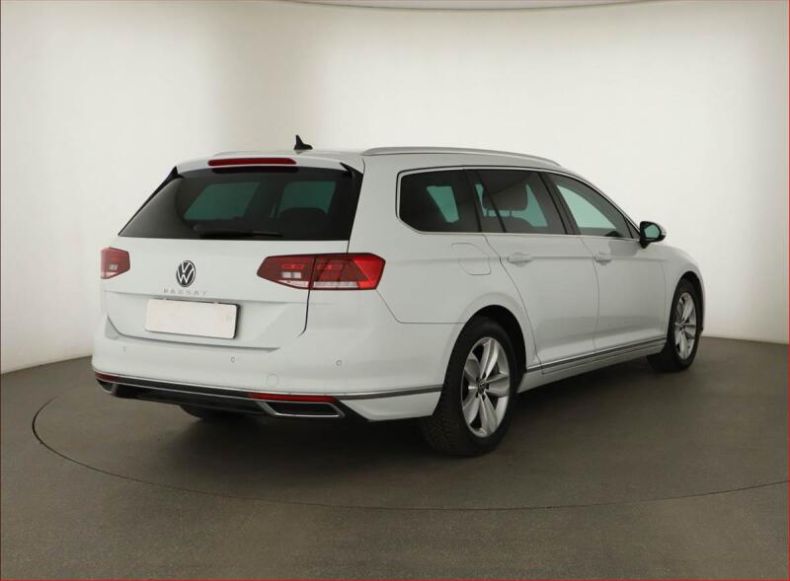 Volkswagen Passat - hlavní fotka