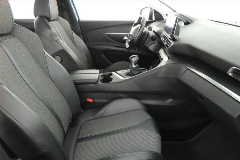 Peugeot 3008 - hlavní fotka