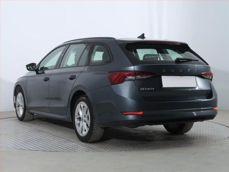 Škoda Octavia - hlavní fotka