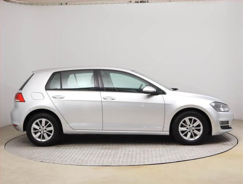 Volkswagen Golf - hlavní fotka