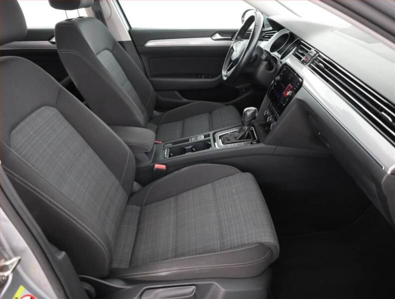 Volkswagen Passat - hlavní fotka