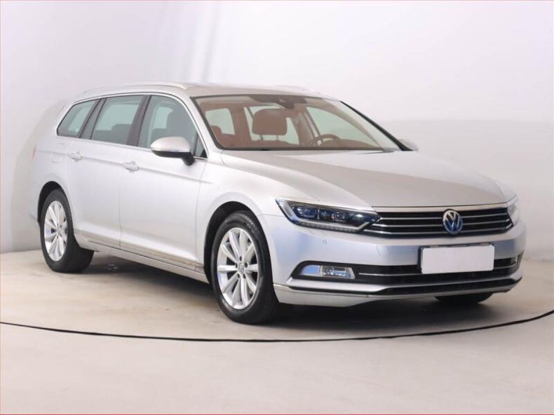 Volkswagen Passat - hlavní foto