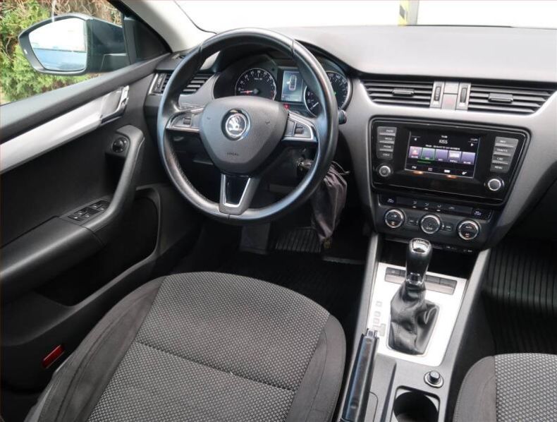 Škoda Octavia - hlavní fotka