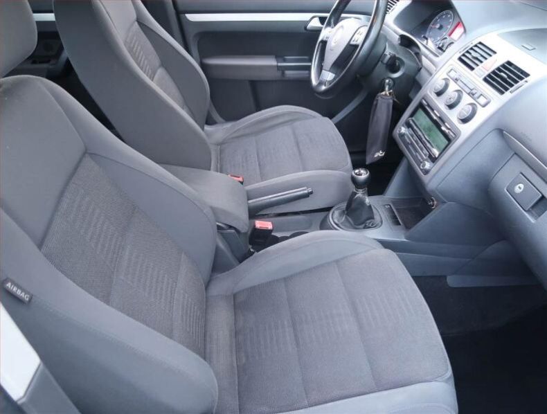 Volkswagen Touran - hlavní fotka