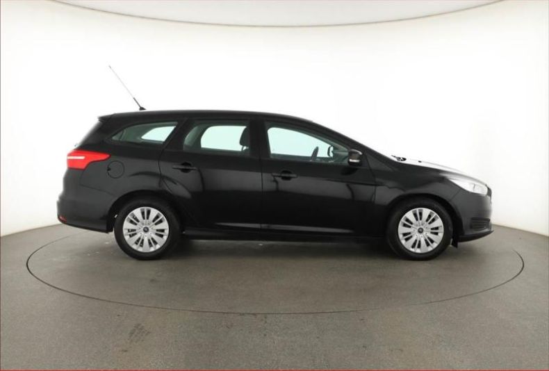 Ford Focus - hlavní fotka