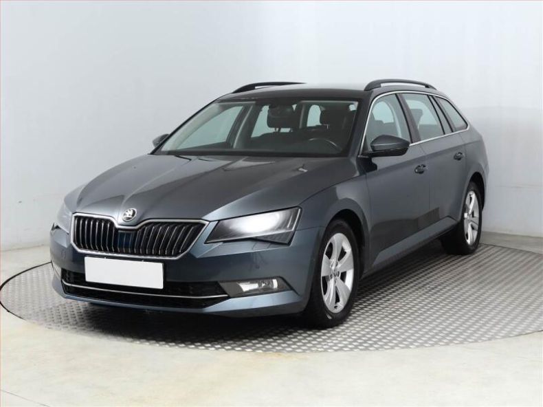 Škoda Superb - hlavní fotka