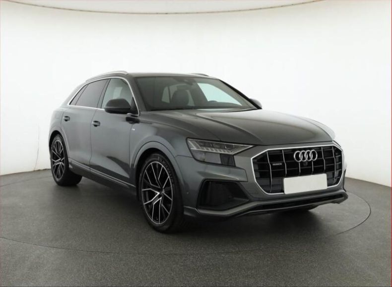 Audi Q8 - hlavní foto