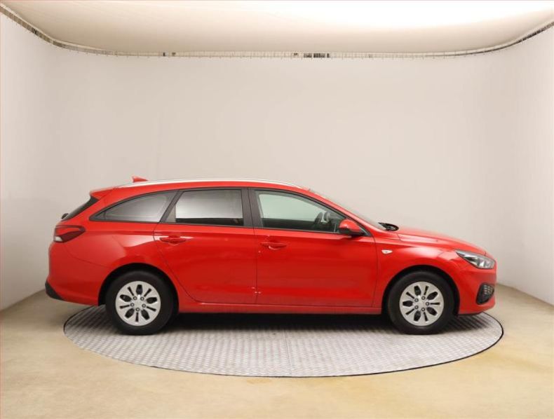 Hyundai i30 - hlavní fotka