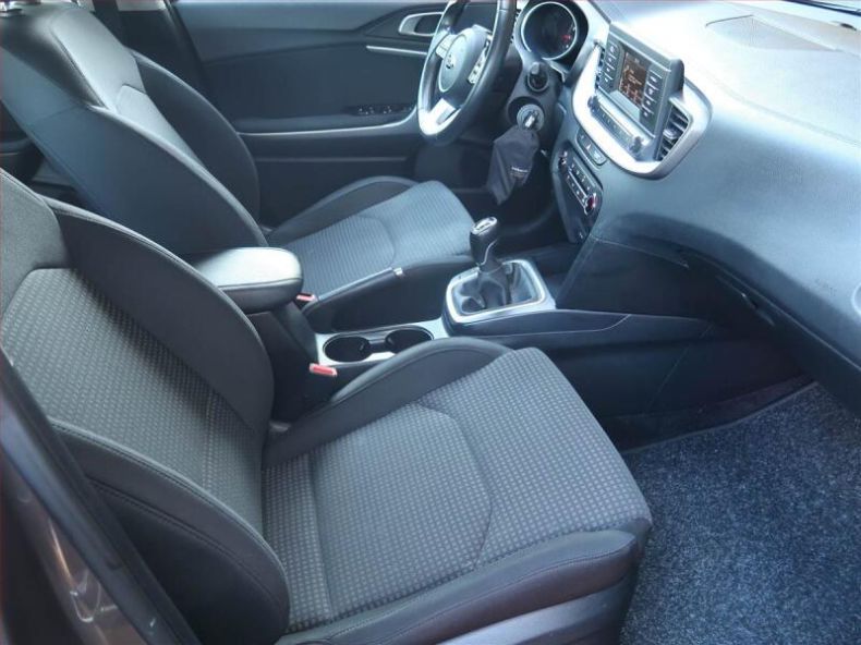 Kia Cee'd - hlavní fotka