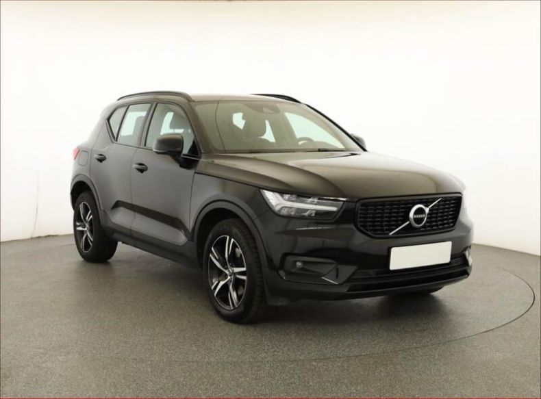 Volvo XC40 - hlavní foto