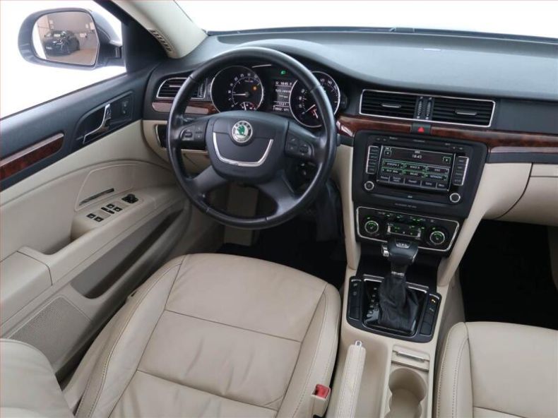 Škoda Superb - hlavní fotka