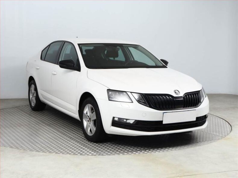 Škoda Octavia - hlavní fotka