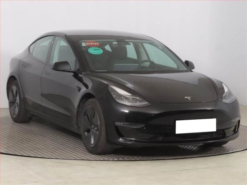 Tesla Model 3 - hlavní foto