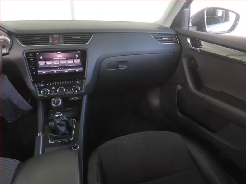 Škoda Octavia - hlavní fotka