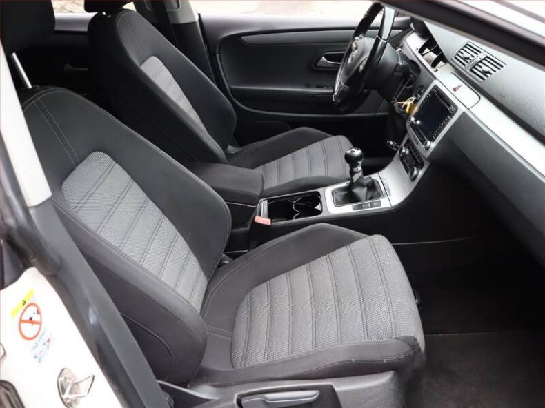 Volkswagen Passat - hlavní fotka