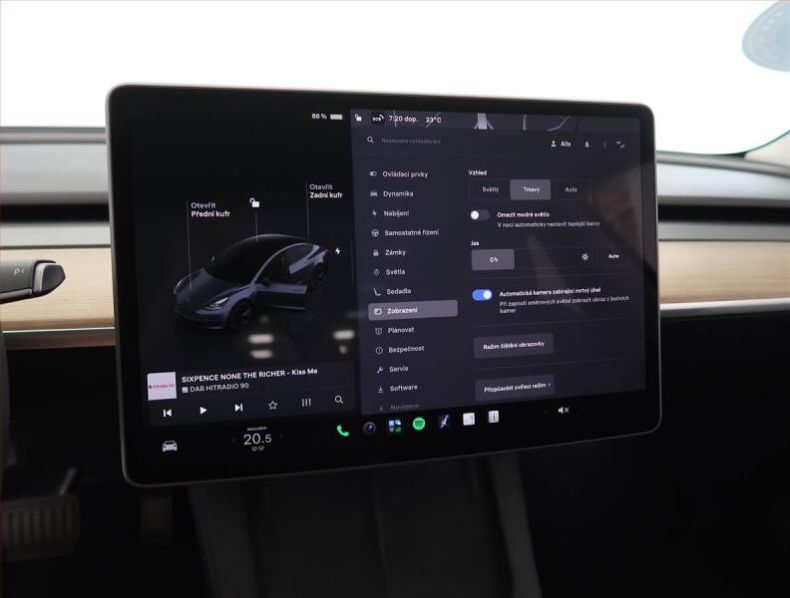 Tesla Model 3 - hlavní fotka