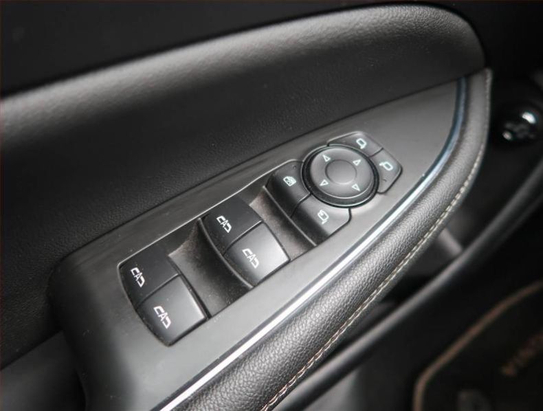 Opel Insignia - hlavní fotka