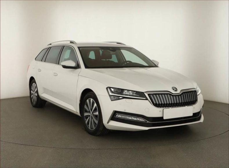Škoda Superb - hlavní foto