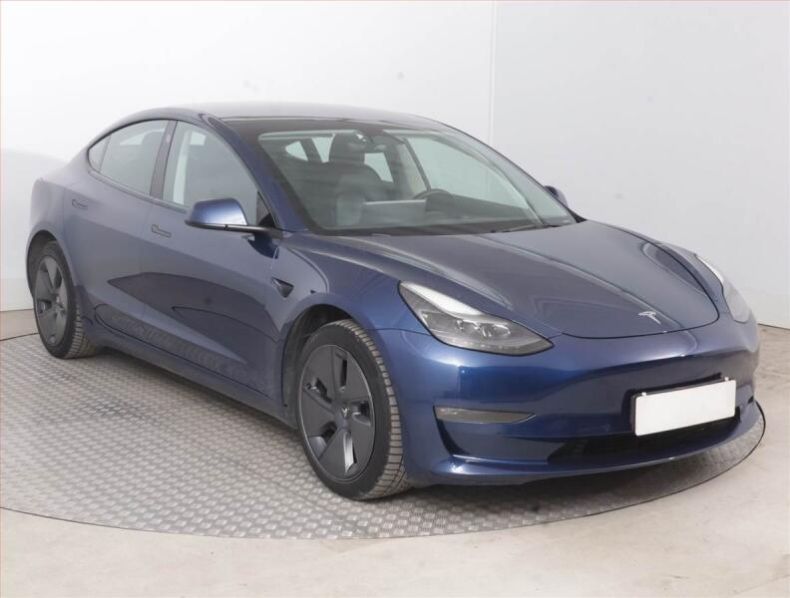 Tesla Model 3 - hlavní foto